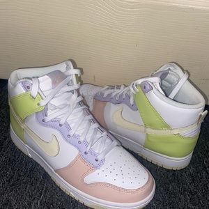 Women’s Dunk High “Lemon Twist”